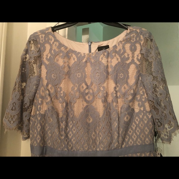 Adrianna Papell Bell Sleeve Lace Dress-size 16 - Picture 2 of 5